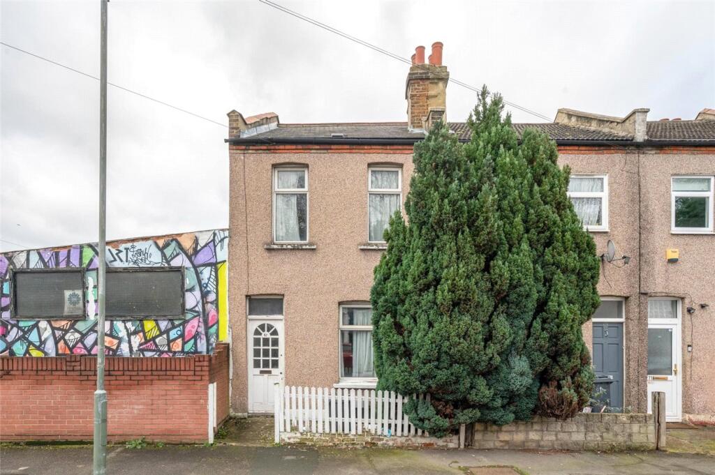 2 bedrooms House in London, United Kingdom No. 3588