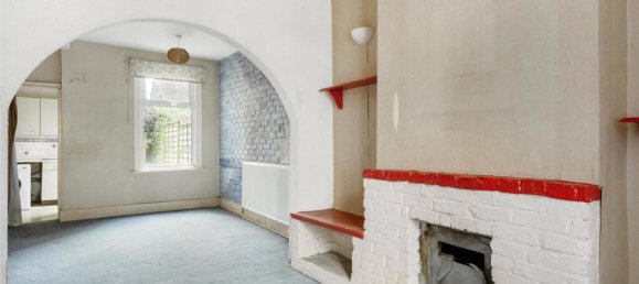 2 bedrooms House in London, United Kingdom No. 3588 4