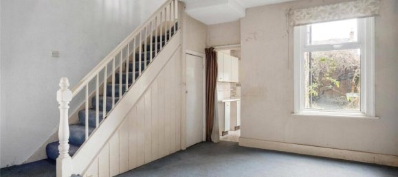 2 bedrooms House in London, United Kingdom No. 3588 5