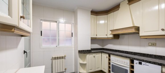 9 bedrooms House in Canar, Spain No. 155666 4