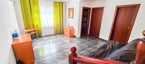 5 bedrooms House in L'Hospitalet de Llobregat, Spain No. 166343 8