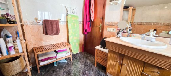 5 bedrooms House in L'Hospitalet de Llobregat, Spain No. 166343 35