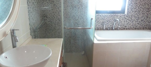 3 bedrooms Apartment in Hoan Kiem, Vietnam No. 4380 8