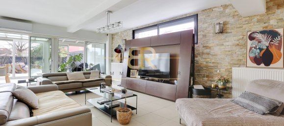 3 bedrooms Apartment in Les Lilas, France No. 181816 4