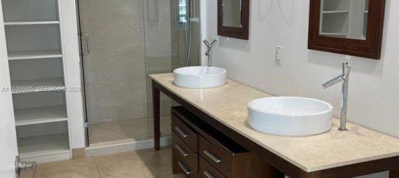Propriedade comercial T1 em Miami, EUA N.º 615100 8