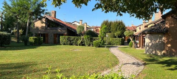 2 rooms Duplex in Porto Viro, Italy No. 60207 3