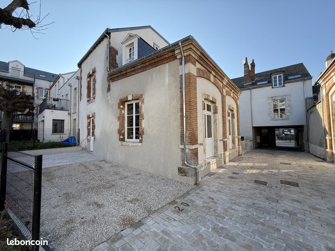 4-Zimmer Wohnung in Orleans, France, Nr. 241130