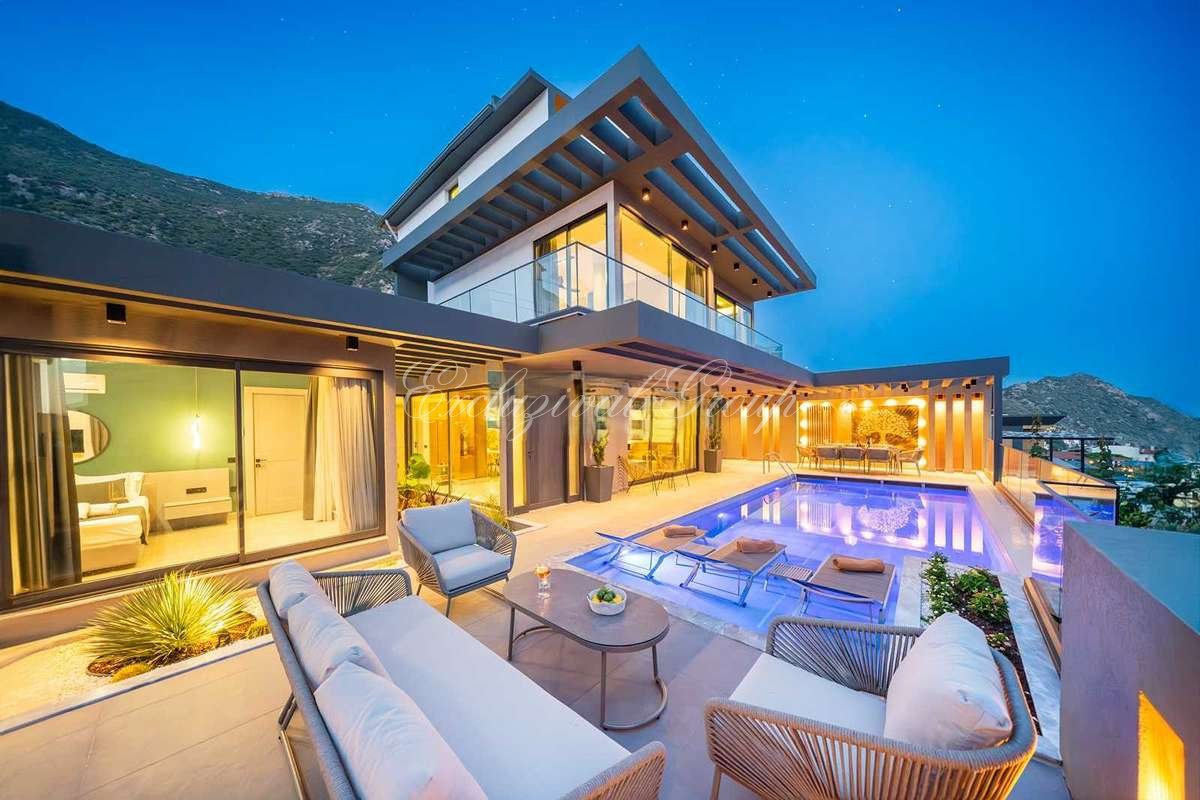 Villa 4+1 in Kalkan, Turkey No. 48437