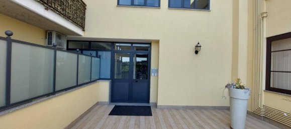 5 rooms Apartment in Benevento, Italy No. 31780 3