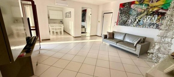 5 rooms Apartment in Benevento, Italy No. 31780 6