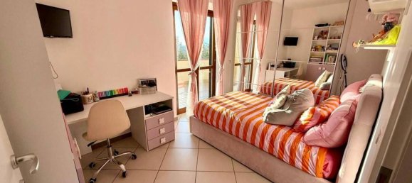 5 rooms Apartment in Benevento, Italy No. 31780 12