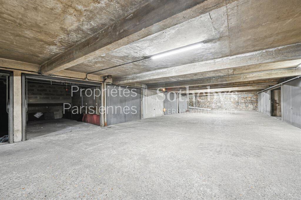 Парковка 10м² в Париж, Франция № 161887