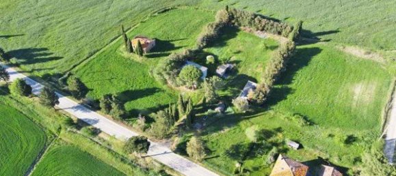 4 rooms House in Radicofani, Italy No. 110802 6