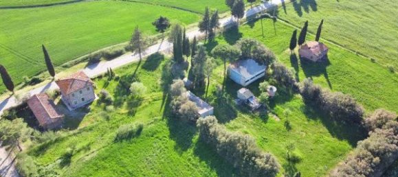 4 rooms House in Radicofani, Italy No. 110802 5