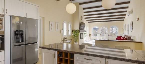 4 Schlafzimmer Villa in Estepona, Spain, Nr. 131317 5