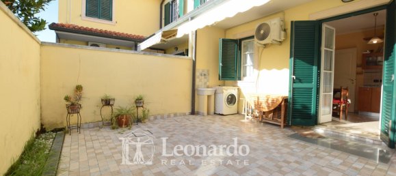 2 bedrooms House in Viareggio, Italy No. 354388 2