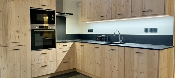 2 bedrooms Apartment in Les Belleville, France No. 960 4