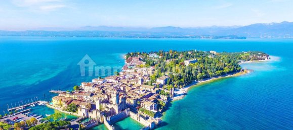 2 Schlafzimmer Wohnung in Sirmione, Italy, Nr. 87727 30