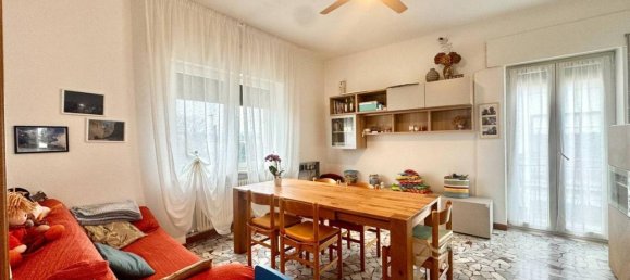 3 rooms Apartment in Vicenza, Italy No. 35927 2