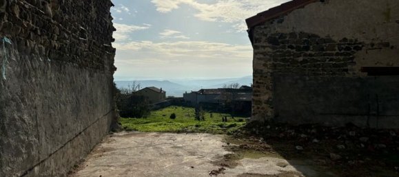 3 rooms Townhouse in Issoire, France No. 194593 2