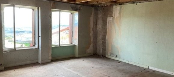 3 rooms Townhouse in Issoire, France No. 194593 3