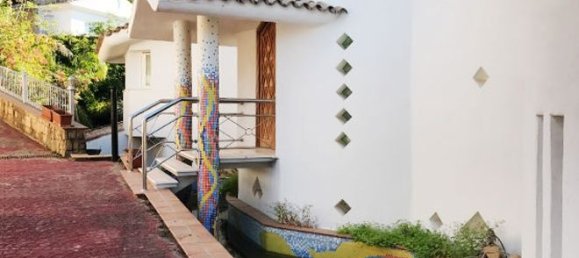 5 bedrooms House in Malaga, Spain No. 147507 3