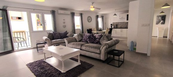 3 Schlafzimmer Wohnung in Alicante, Spain, Nr. 167943 2