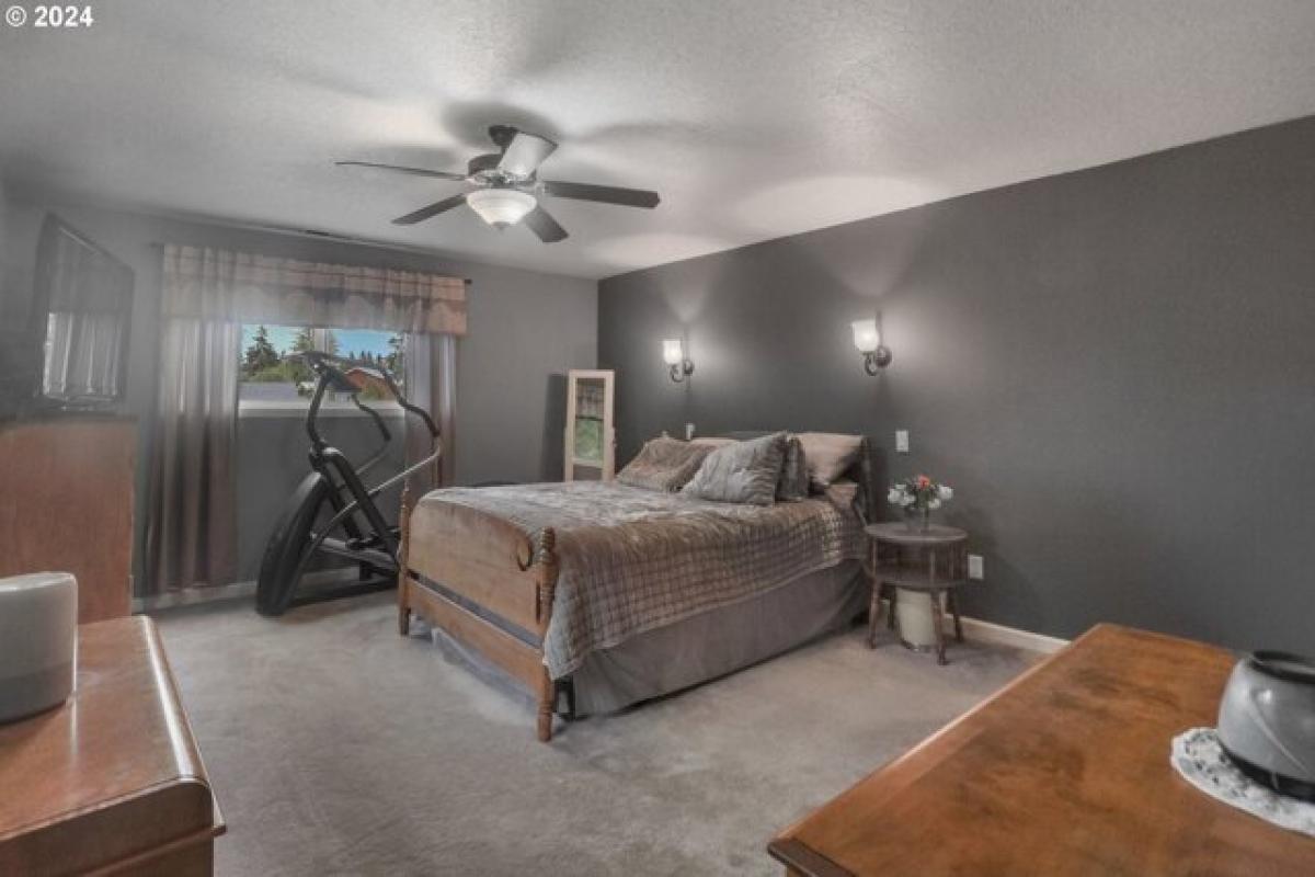 5 bedrooms House in Oregon City, USA No. 409974