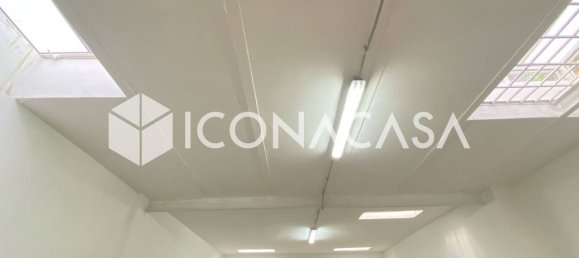 Imóvel comercial de 1 divisão em Bari, Italy N.º 23070 3