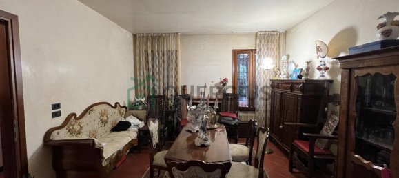 4 rooms House in Treviso, Italy No. 5699 3