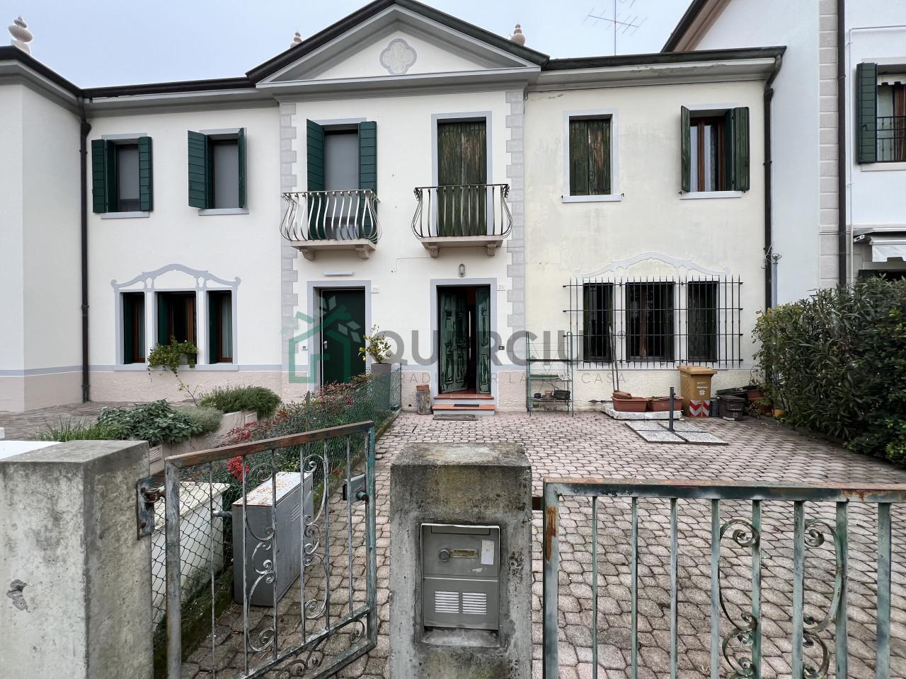 4 rooms House in Treviso, Italy No. 5699