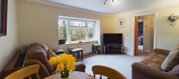 2 bedrooms Maisonette in Cobham, United Kingdom No. 13811 4