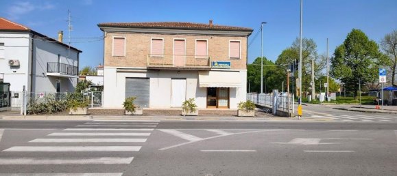 5 bedrooms Apartment in Ferrara, Italy No. 380736 5