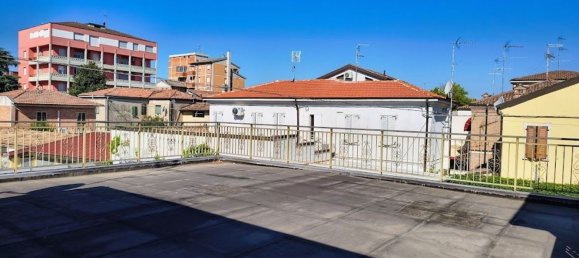 5 bedrooms Apartment in Ferrara, Italy No. 380736 11