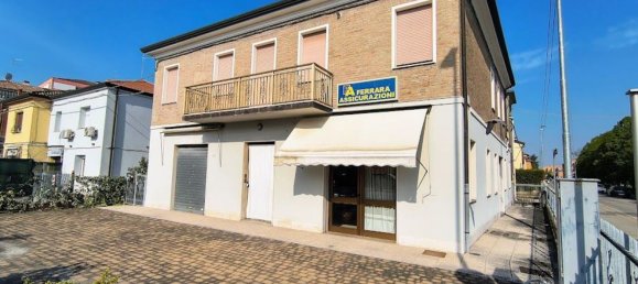 5 bedrooms Apartment in Ferrara, Italy No. 380736 4