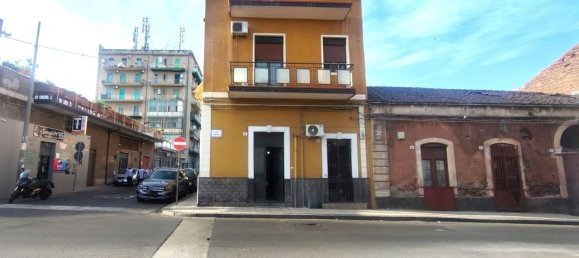 2 bedrooms Apartment in Catania, Italy No. 349408 5