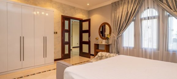 5 bedrooms Villa in Palm Jumeirah, UAE No. 2970 25
