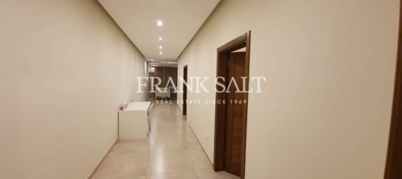 Ático de 2 dormitorios en Luqa, Malta No. 9690 5