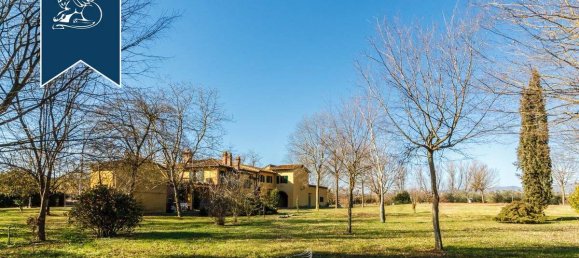 3 bedrooms Hotel in Prato, Italy No. 55019 12