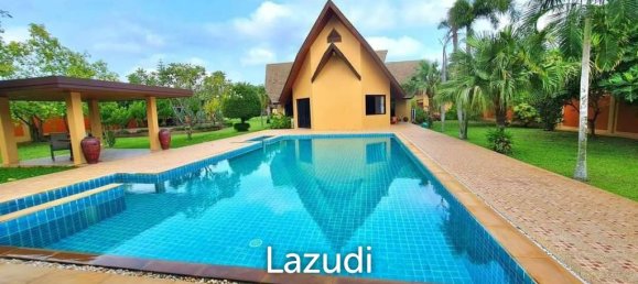 6 bedrooms Commercial property in Sattahip, Thailand No. 17149 2