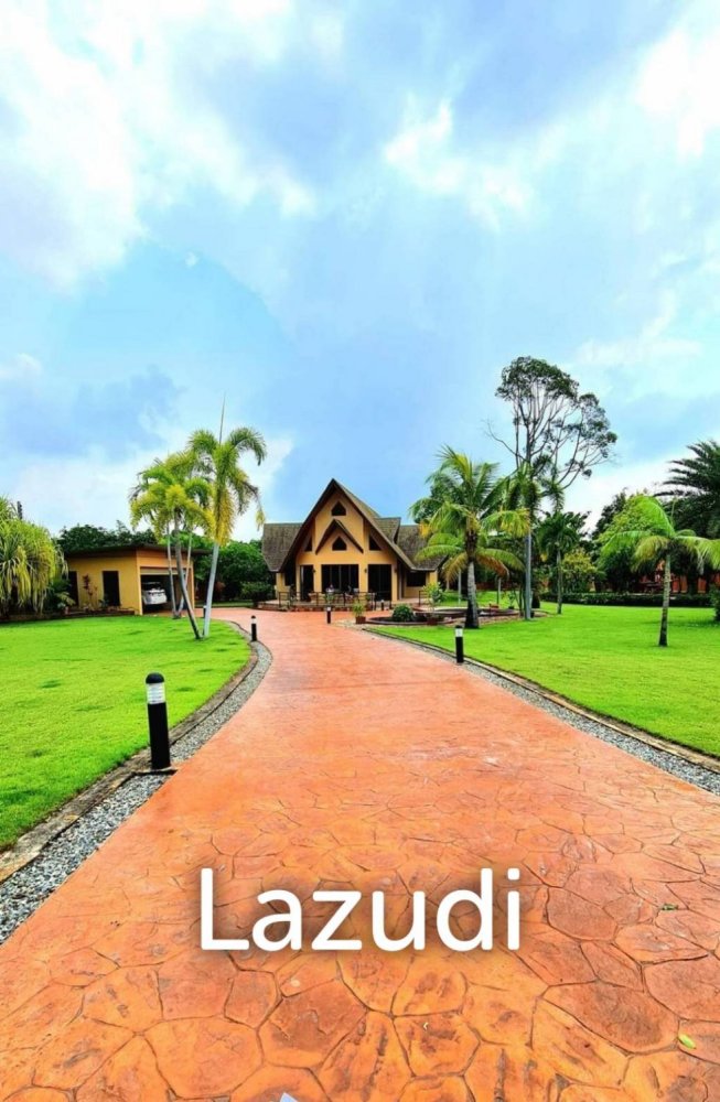 6 bedrooms Commercial property in Sattahip, Thailand No. 17149