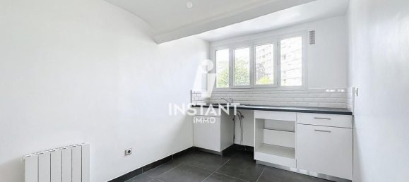 1 bedroom Apartment in Creteil, France No. 176338 3