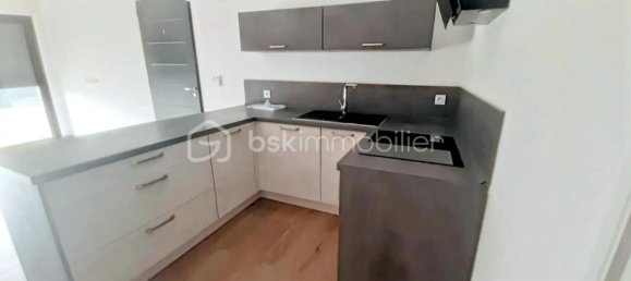 4 Schlafzimmer Haus in La Tour-du-Pin, France, Nr. 320423 3