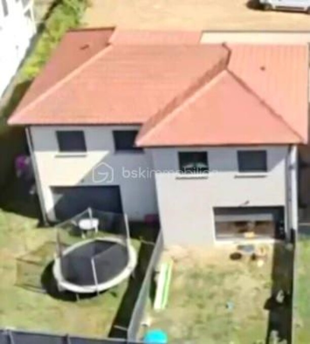 4 Schlafzimmer Haus in La Tour-du-Pin, France, Nr. 320423