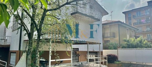 5 bedrooms Villa in Segrate, Italy No. 332120 37