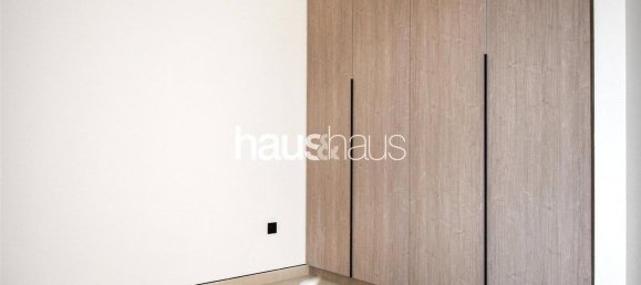 Villa T4 em Tilal Al Ghaf, UAE N.º 98848 8