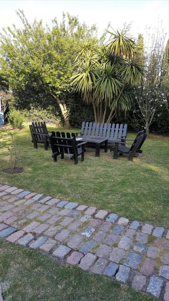 4 bedrooms House in Montevideo, Uruguay No. 10964