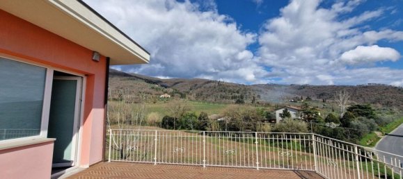 784m² Commercial property in Loro Ciuffenna, Italy No. 371554 2