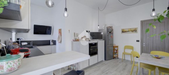 Apartamento de 2 dormitorios en Turin, Italy No. 315697 2