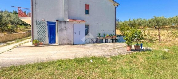 6 bedrooms House in Bucchianico, Italy No. 37411 44